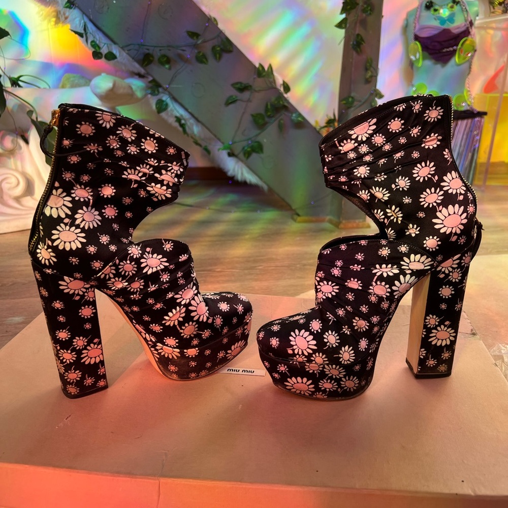 Miu Miu Daisy Floral Platform Heels 39 - Picture 3 of 6